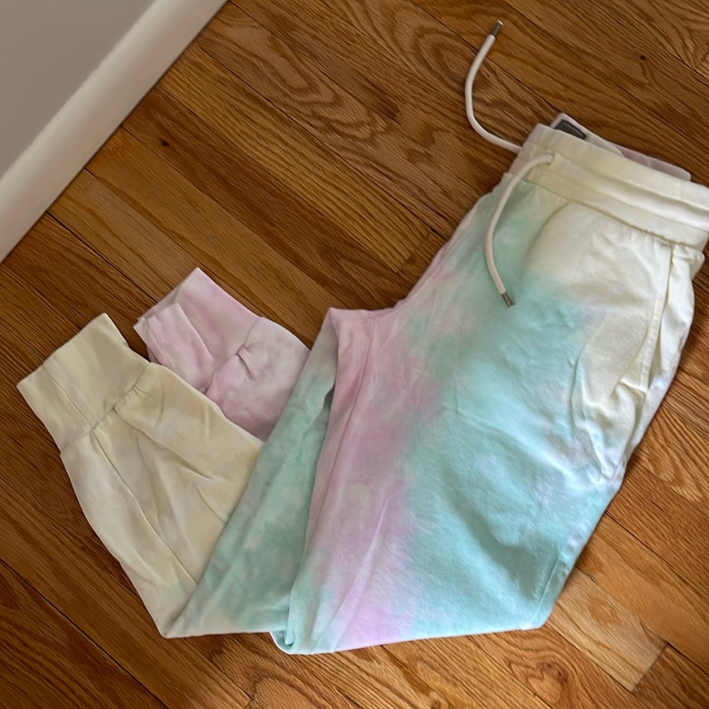 GAP tie dye jogger sweats!